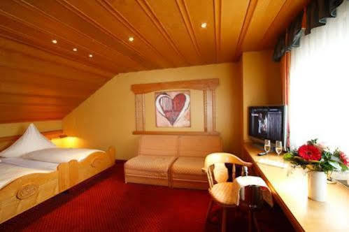 Hotel Petershof Констанц Экстерьер фото